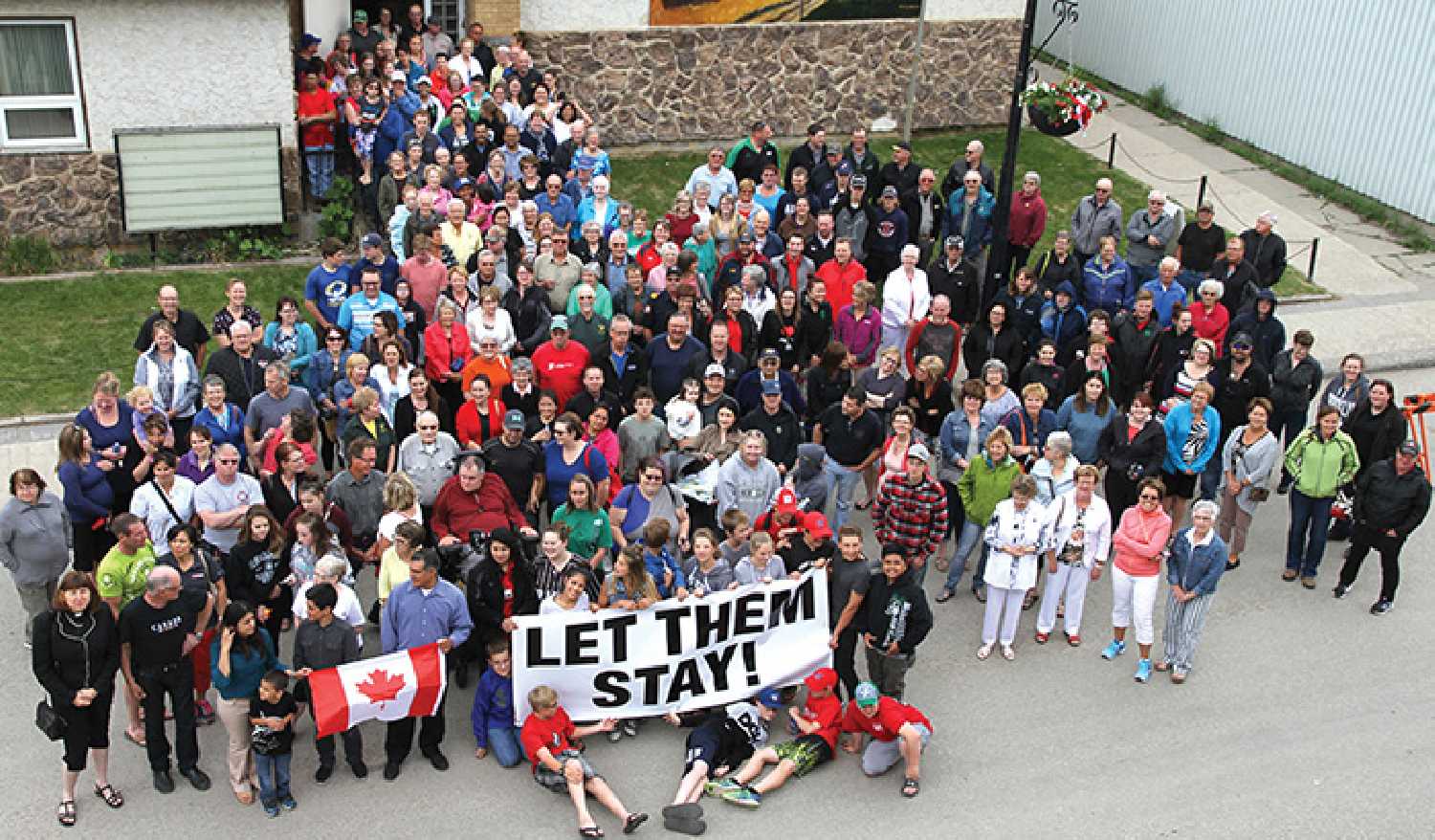 A large crowd came out to support the Santos-Cardoza family on June 22, 2017, to ask that their deportation be cancelled.